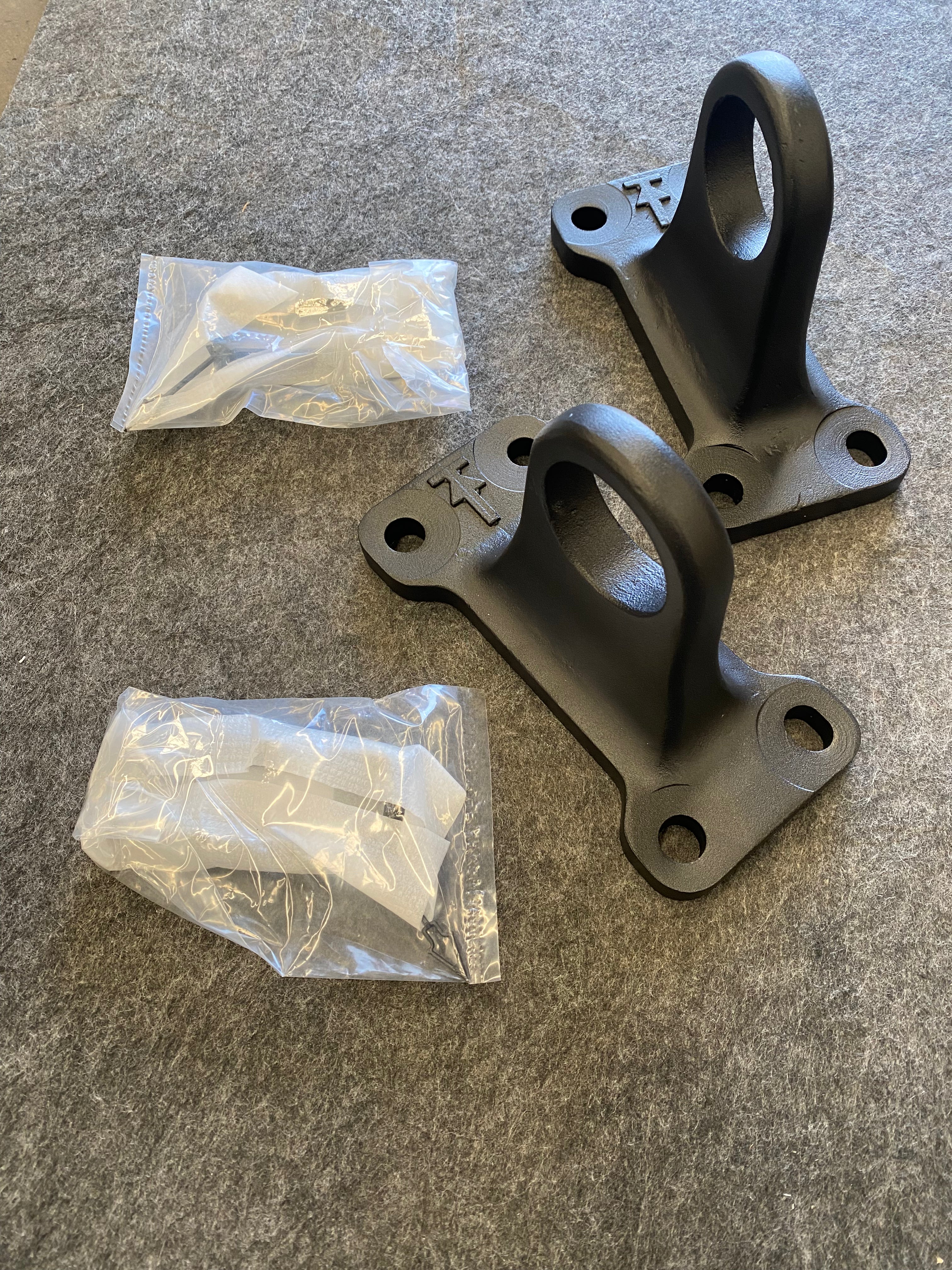 2 Piece Recovery Hooks – Suits Defender 90 / 110 / 130