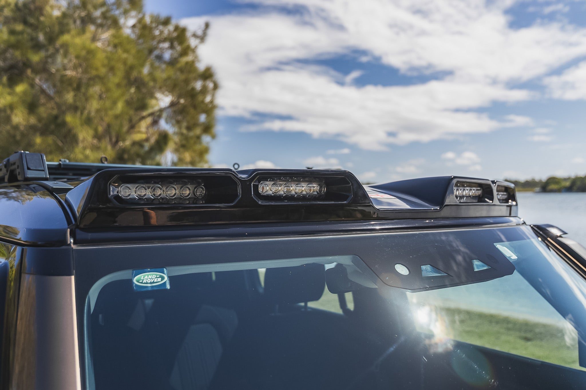 Roof Mounted Light Bar - 4 LED - Suits Defender 90/110/130