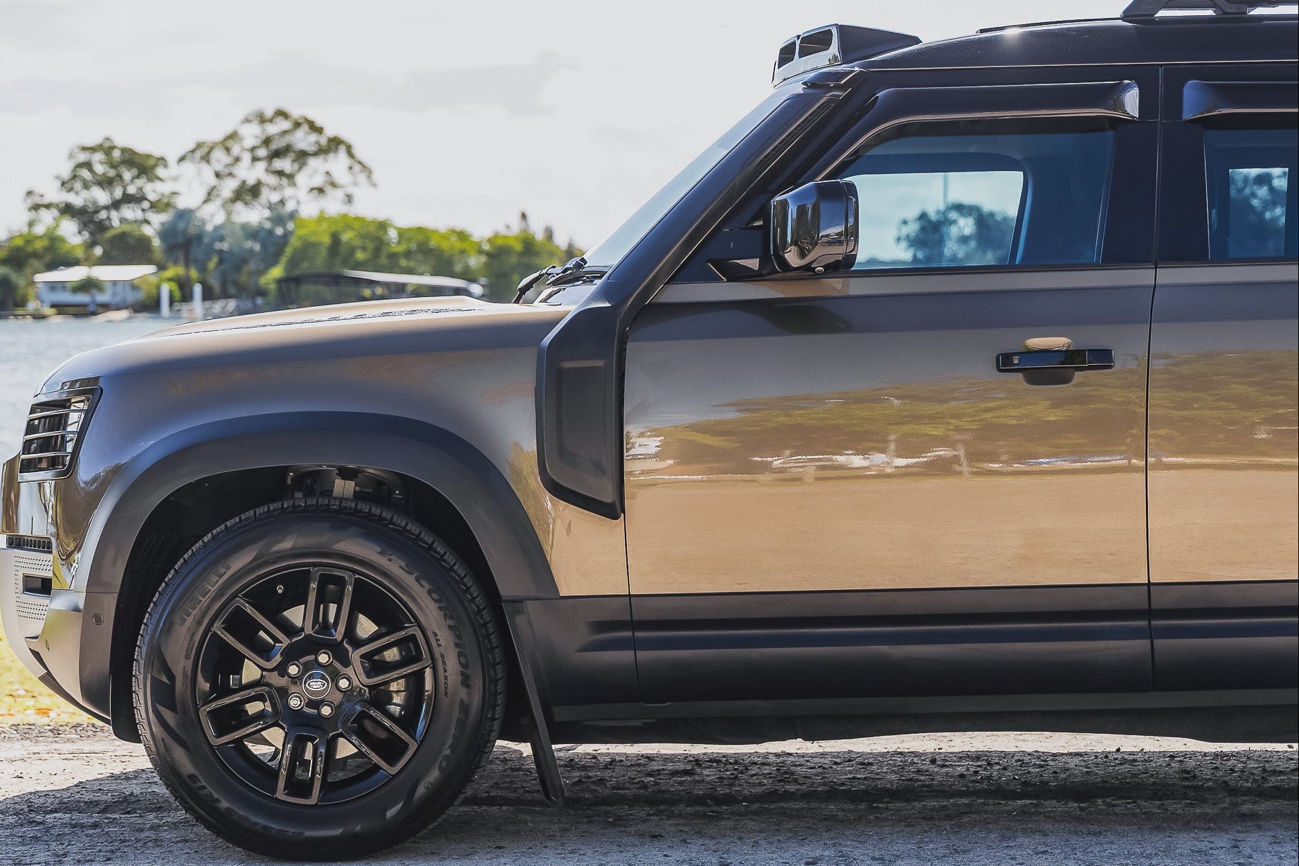 Roof Mounted Light Bar - 4 LED - Suits Defender 90/110/130