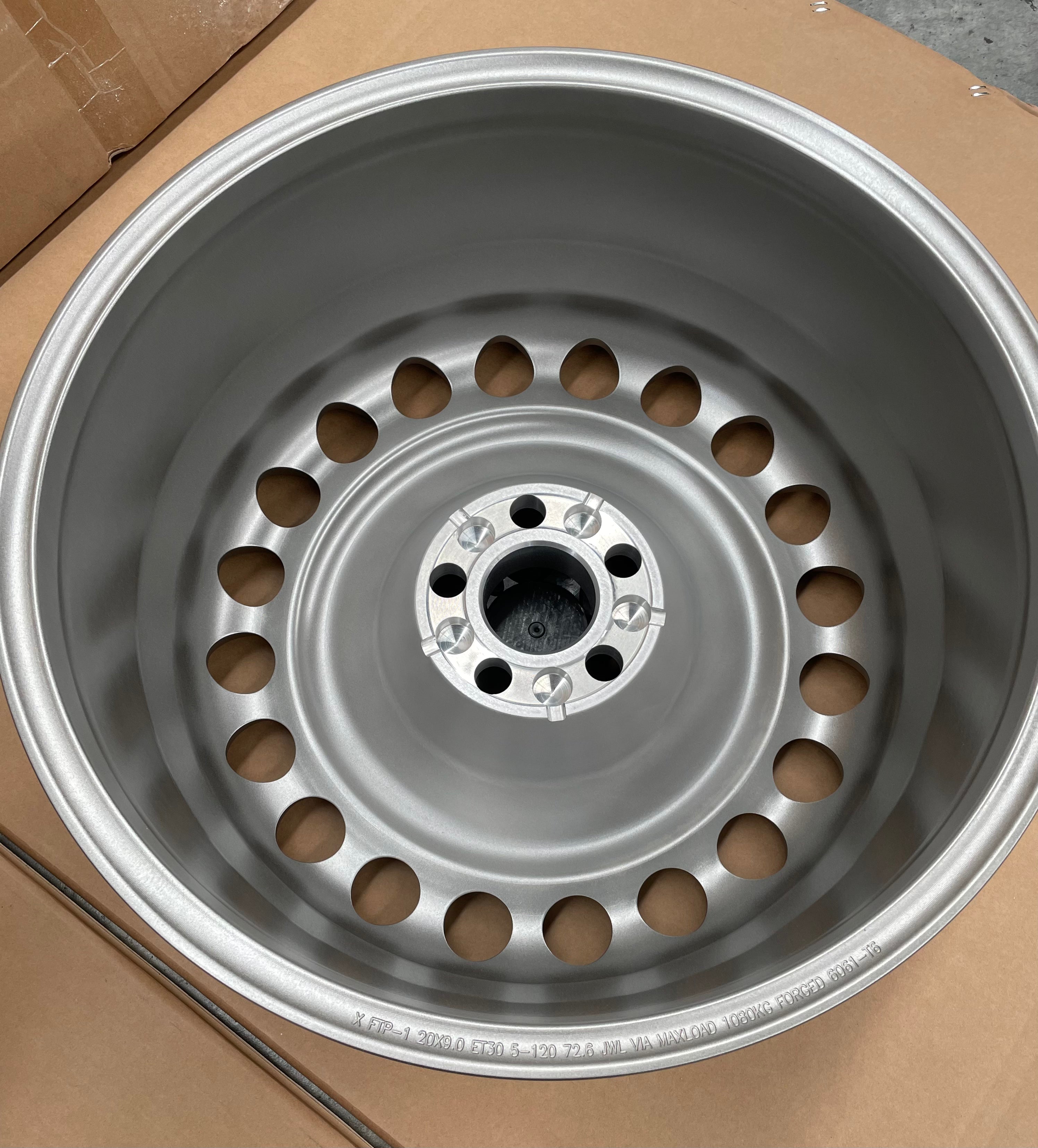 Dakar Style - Round Slot - 9J Alloy Wheel