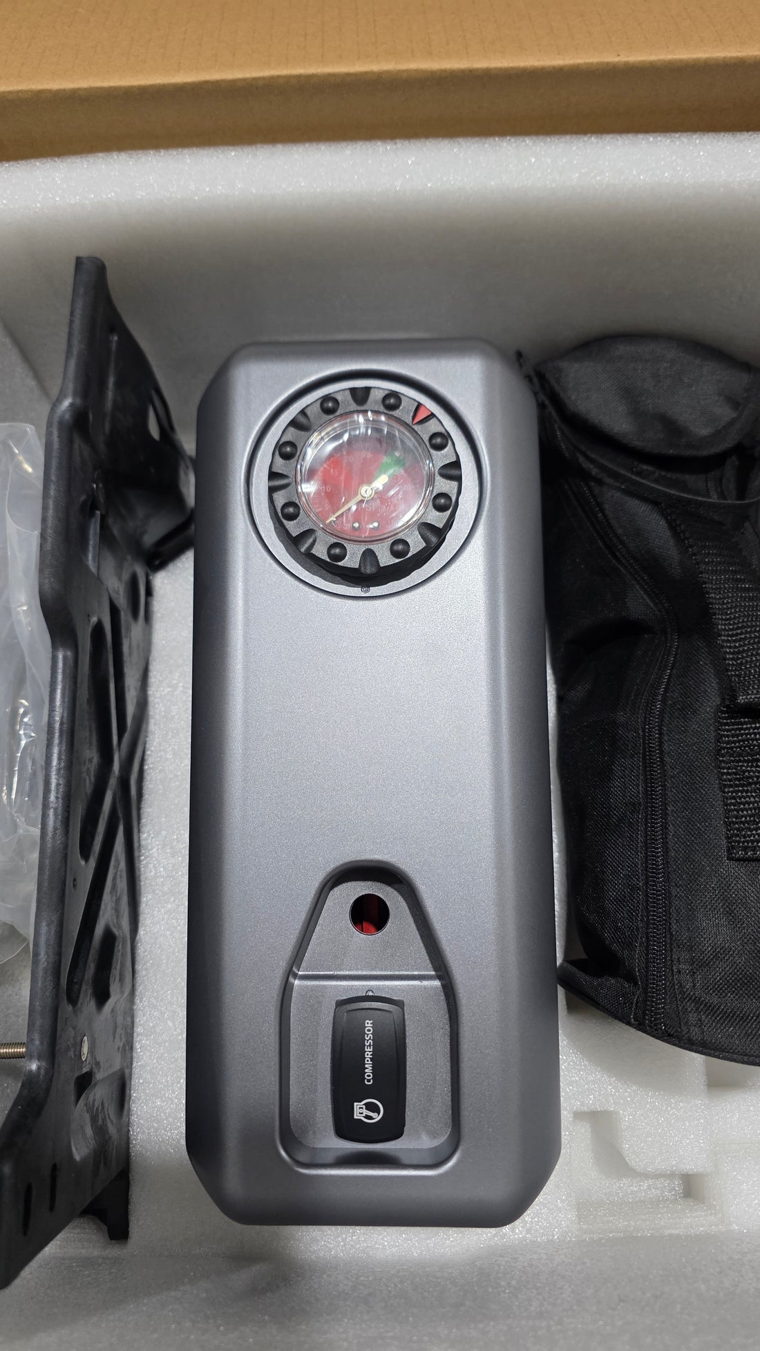 Built in Air Compressor – Suits Defender 90, 110 & 130