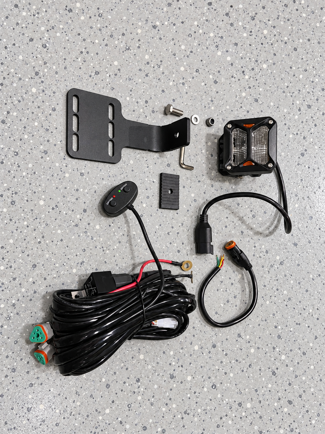 Apex-3 Combo Cube Light (Roof Rack, Nudge or Ditch Light Mounting)