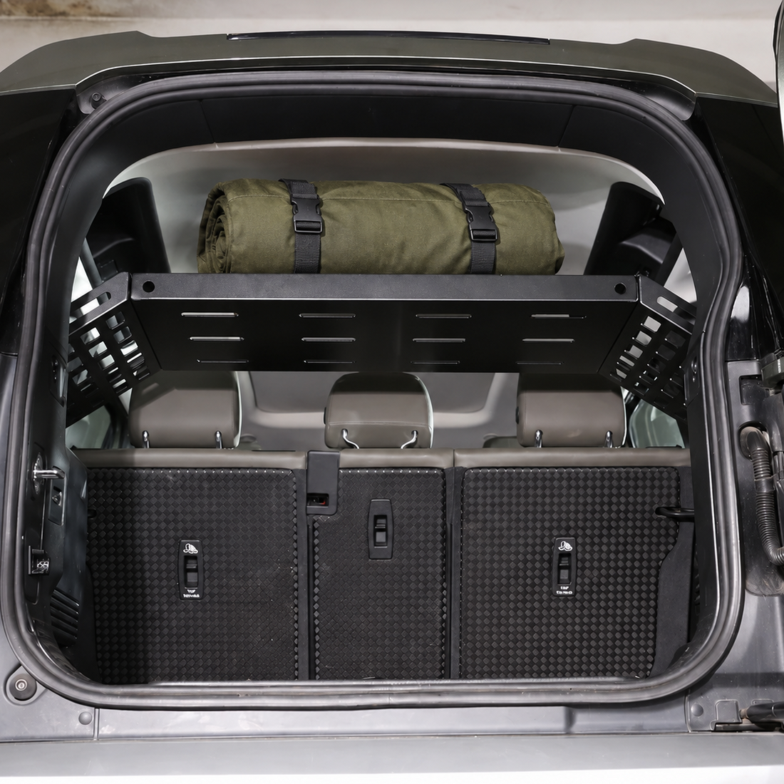 Rear Cargo Storage Tray – Suits Defender 110 L663