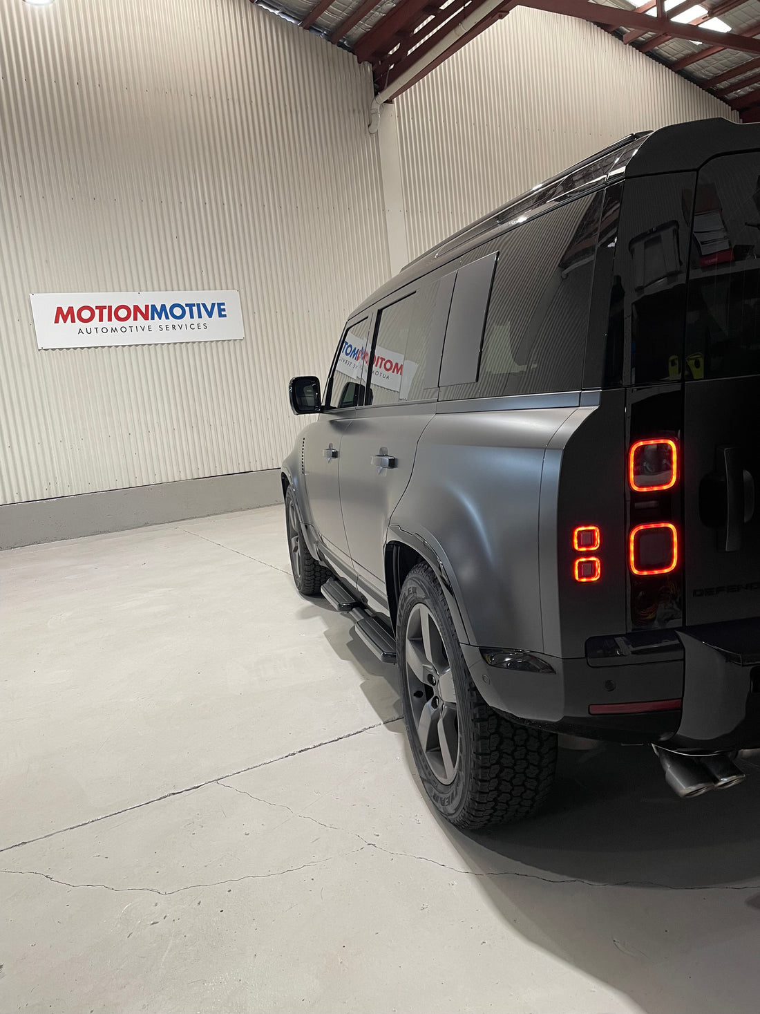 Black Side Steps – OEM Style Alloy Running Boards - Suits Defender 110/130