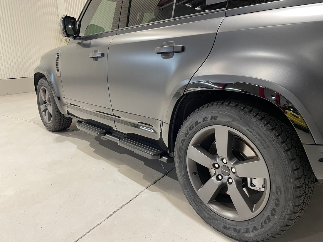 Black Side Steps – OEM Style Alloy Running Boards - Suits Defender 110/130