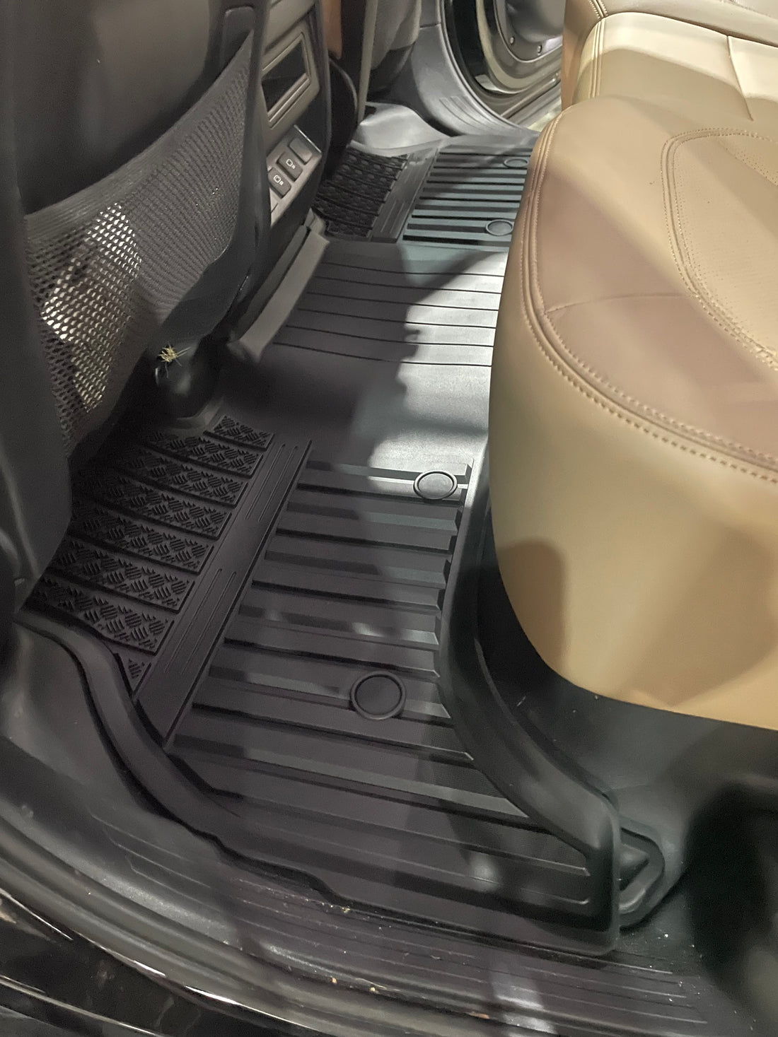 Deep Dish TPE Mat Set – Suits Defender 110 - Optional Carpet Insert
