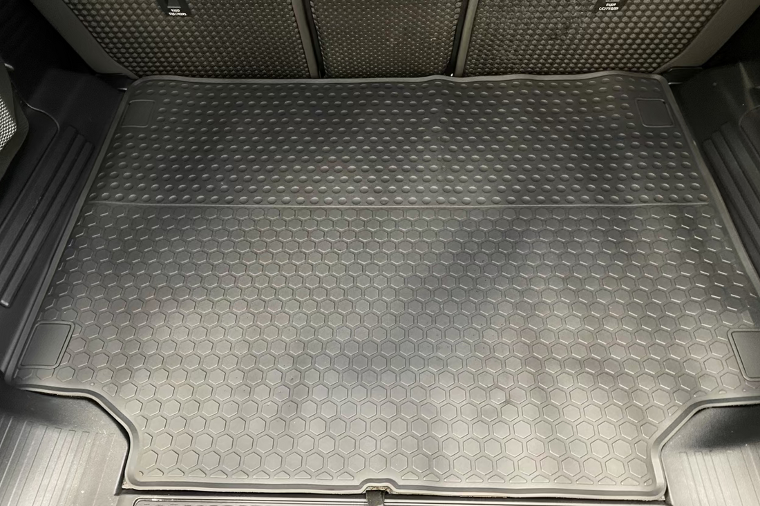 Rear Cargo Mat – Premium Soft Rubber – Suits Defender 110