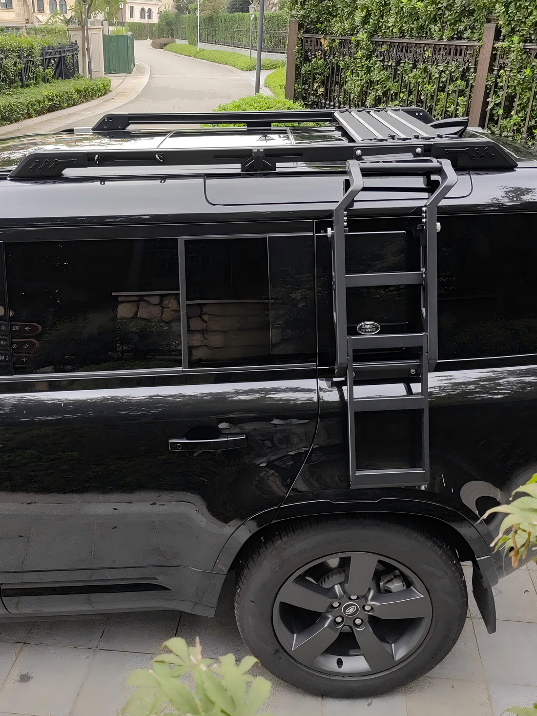 Low Profile Adjustable Roof Rack & Folding Ladder Combo – Suits Defender 110 L663 2020+