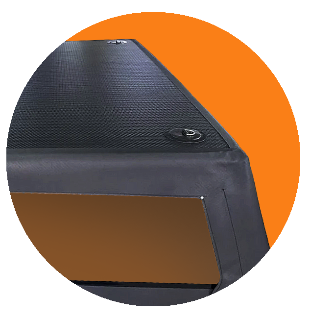Inflatable liner close-up