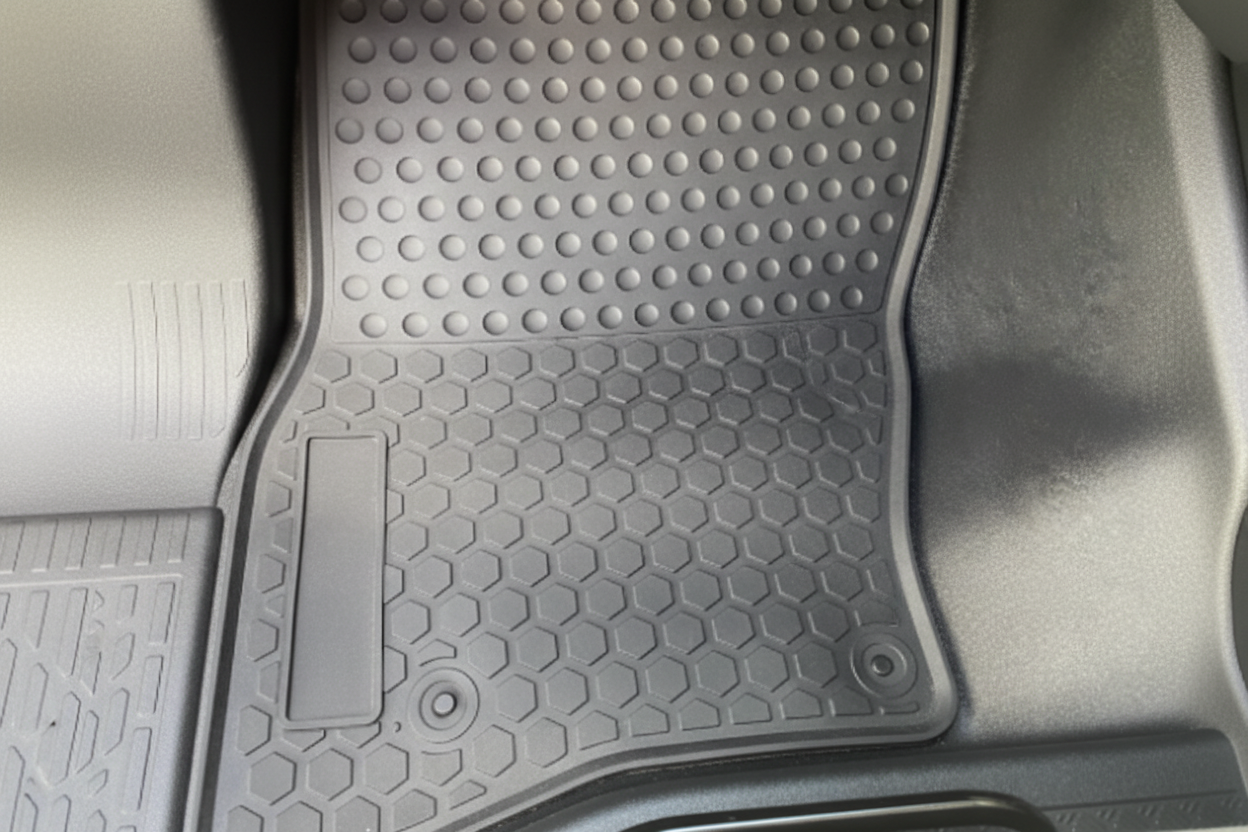 Rubber Car Mats 110 single back