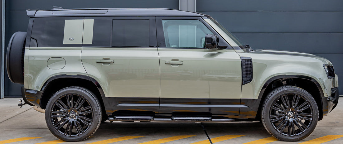 Black Side Steps – OEM Style Alloy Running Boards - Suits Defender 110/130