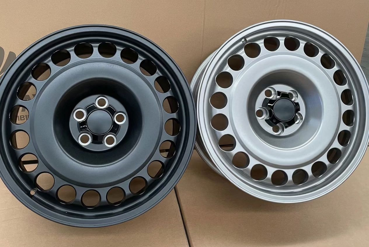 Dakar Style - Round Slot - 9J Alloy Wheel